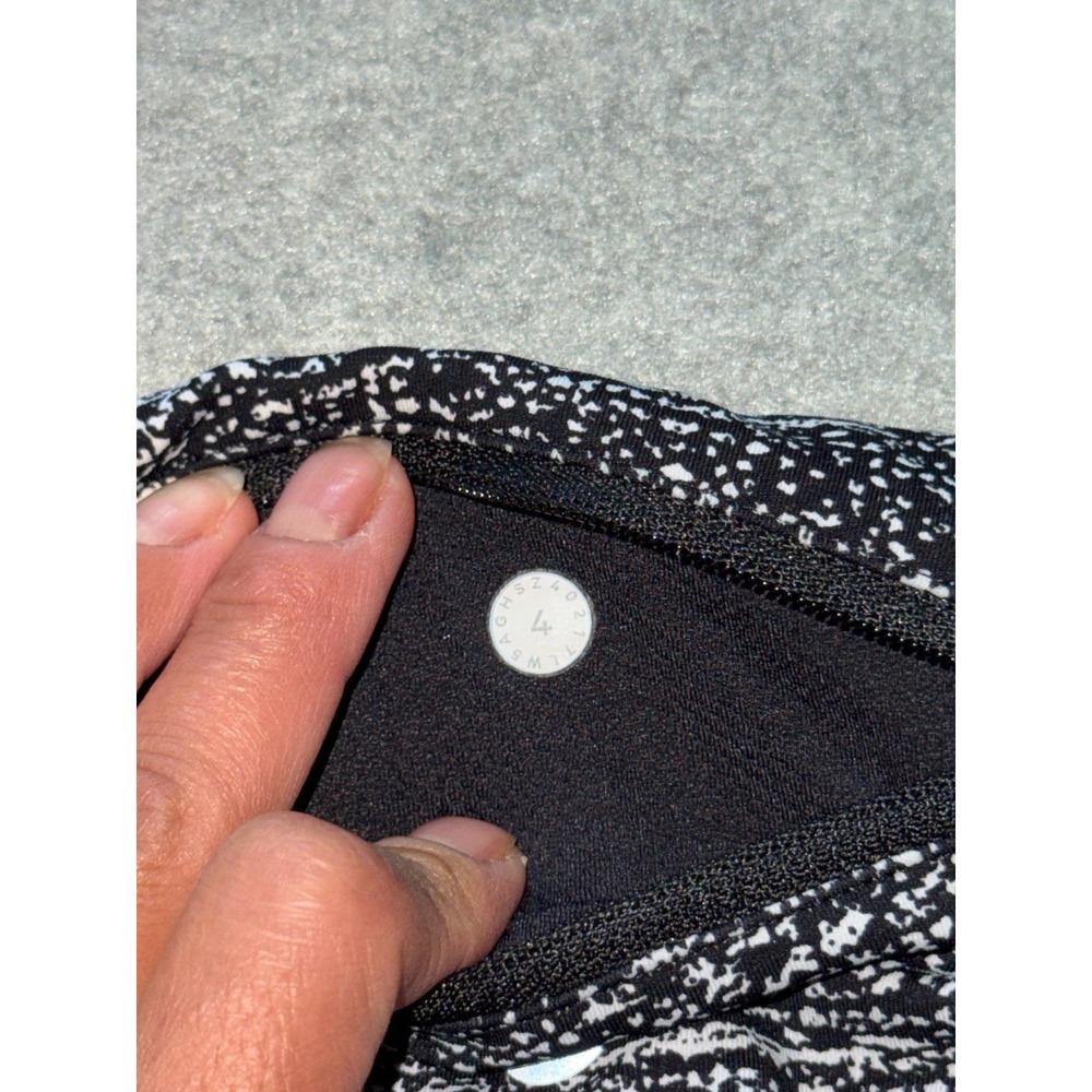 LULULEMON Women's Fit Physique Tight Pant Jacquard Black White Mesh Gauge Sz 4 - Picture 4 of 10